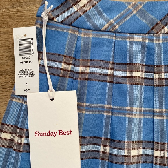 Aritzia - Sundays Best - Olive Mini Skirt - 15” - Size 2 - Picture 6 of 8